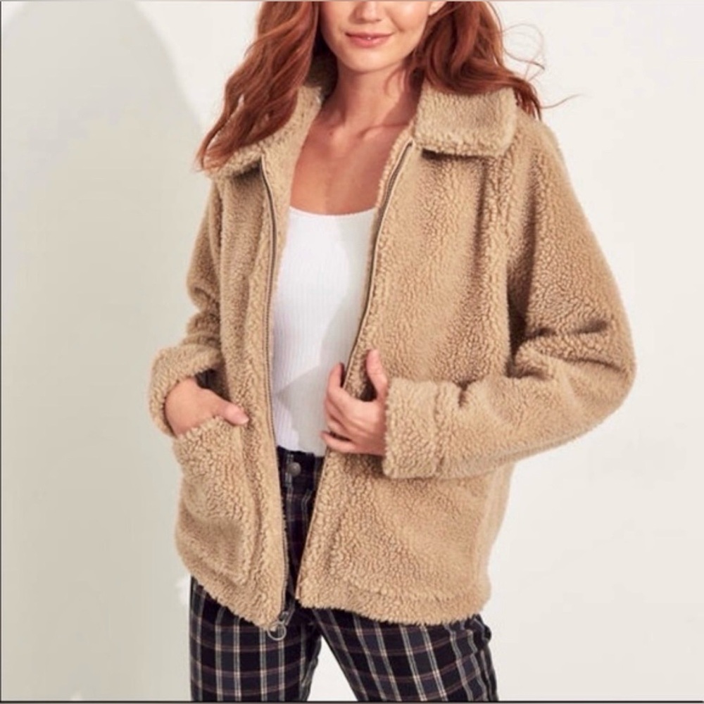 Hollister Women's Beige Sherpa Jacket Full Zip-Up Dual Front Pocket Size:Medium